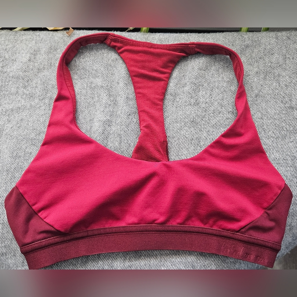 Lululemon Women's Racerback Sports Bra - Red